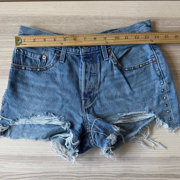 Levi's Women's Light Blue Jean Shorts - Picture 7 of 10